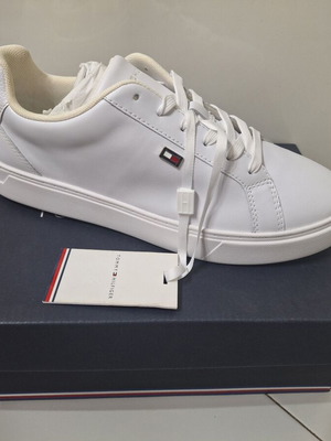 Γυναικεία sneakers Tommy Hilfiger καινούργια, άσπρα, νούμερο 37