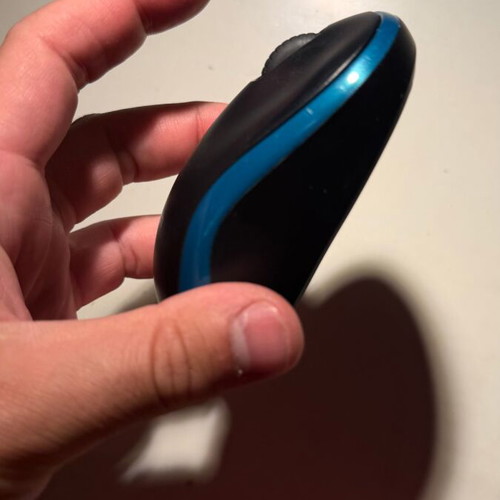 Logitech M185 wireless mouse used, black and blue