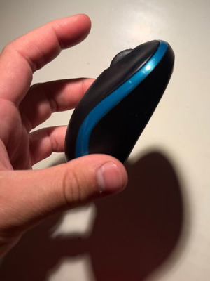 Logitech M185 wireless mouse used, black and blue