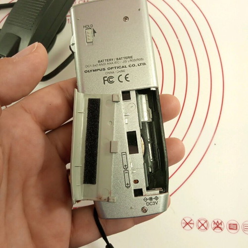Olympus digital voice recorder like new with cable and battery or charger operation