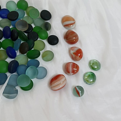 Decorative glass stones new, colorful translucent and milky
