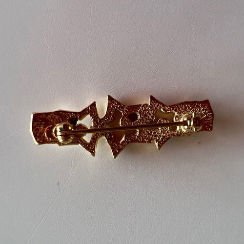 Small pin used with three stars and rhinestones gold plated