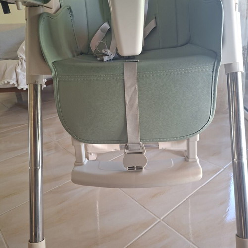 Highchair with wheels, pistachio color