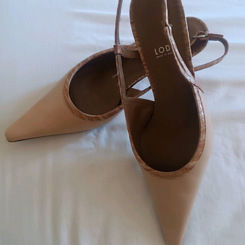 Lodi beige leather pumps like new, size 38.5