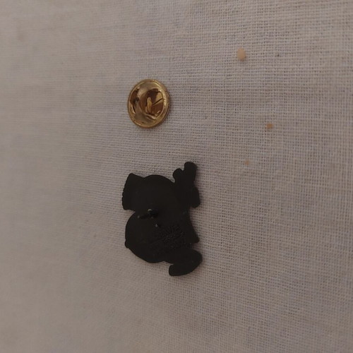 Bart Simpson pin used, 2.5x2 cm