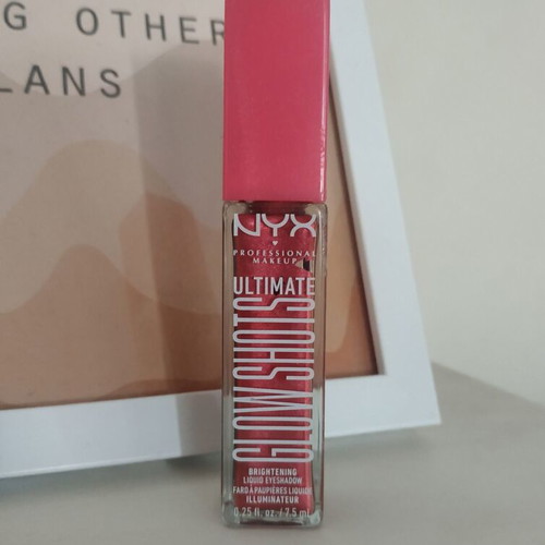 NYX liquid eyeshadow used, raspberry color