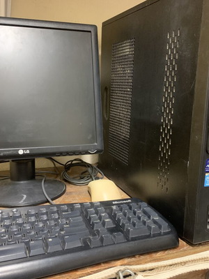 Desktop computer set Intel i3 with LG 17-inch monitor, Microsoft keyboard and mouse
