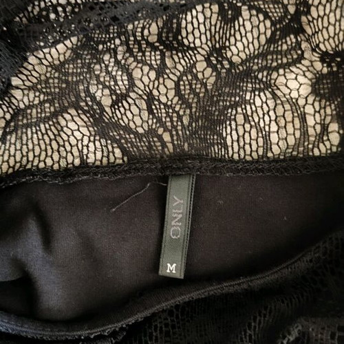 Only black dress with lace shoulders like new, size M