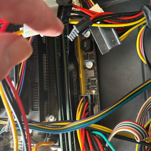 Computer used, functional, useful for spare parts, RAM 2 chipx4