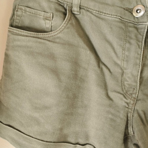 Khaki shorts 38 H&M flattering women's