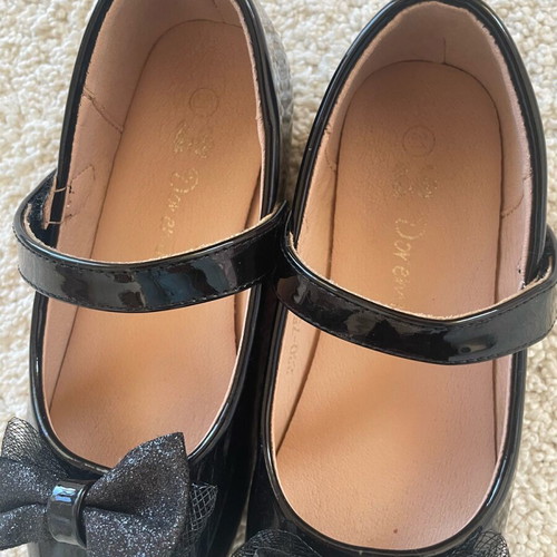 Doremi black ballerinas with strap size 31 like new