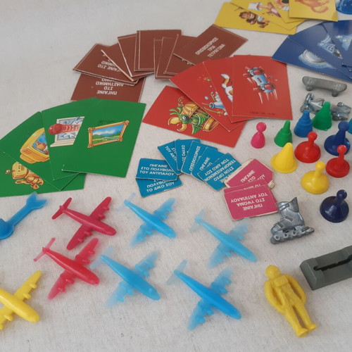 Board game pieces and cards used, assorted lot