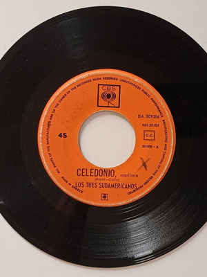 CBS 45 rpm record used, Los Tres Sudamericanos