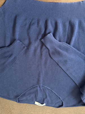 Knit sweater like new, size M, blue
