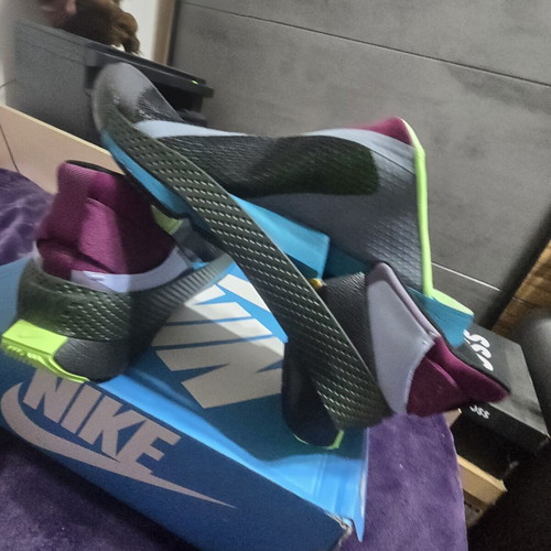 Nike GO FlyEase sneakers size 42.5, multicolor