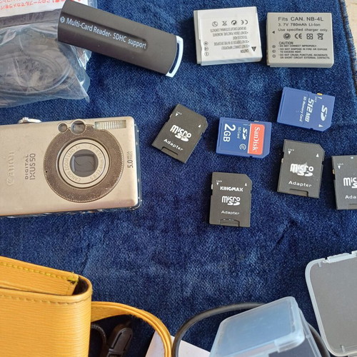 Canon IXUS 50 Digital Compact Camera 5.0MP with accessories