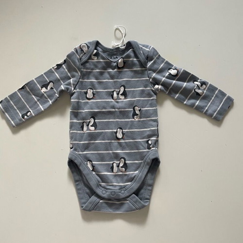 Baby bodysuit new with penguin design for newborns