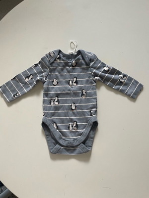 Baby bodysuit new with penguin design for newborns
