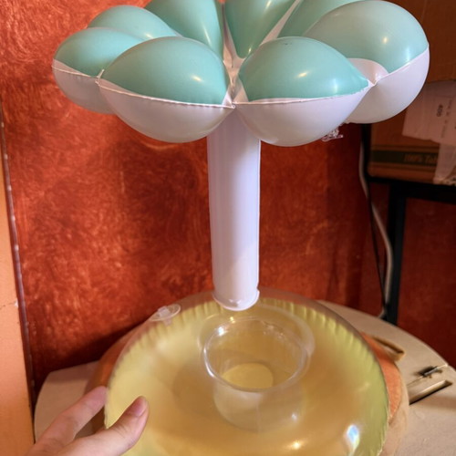 Inflatable flower-shaped pool cup holder