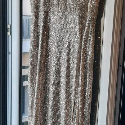 Lynne shiny dress with sequins like new, size 40