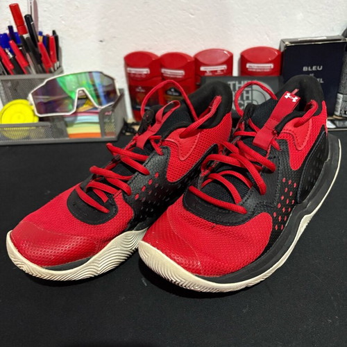 Under Armour basketball shoes used, black and red