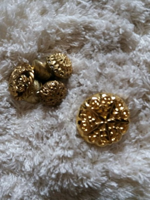 Бутони в златист нюанс, комплект от 6, като нови