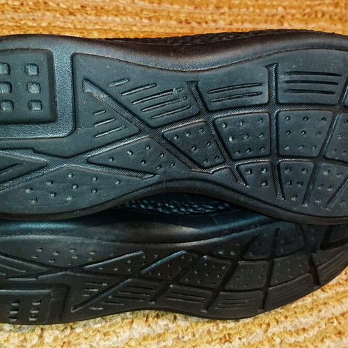 Elastic shoes like new, size 42.5
