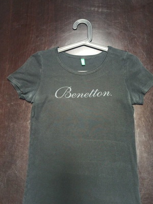 Benetton short-sleeve t-shirt like new, black with grey logo, size M