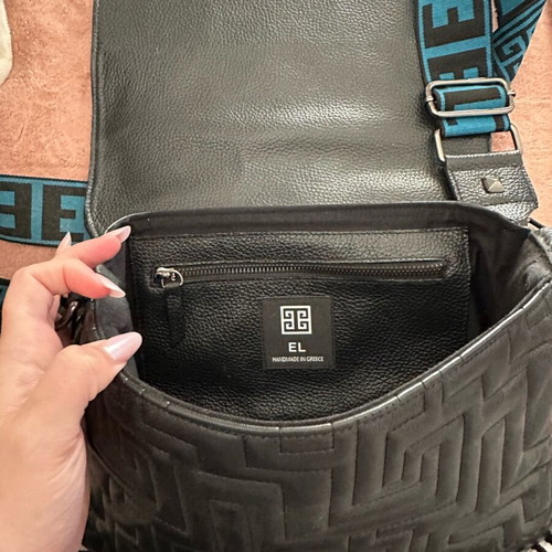 Athena Capitone classic leather shoulder bag black like new