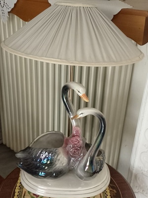 Vintage lusterware ceramic dual-swan figurine lamp