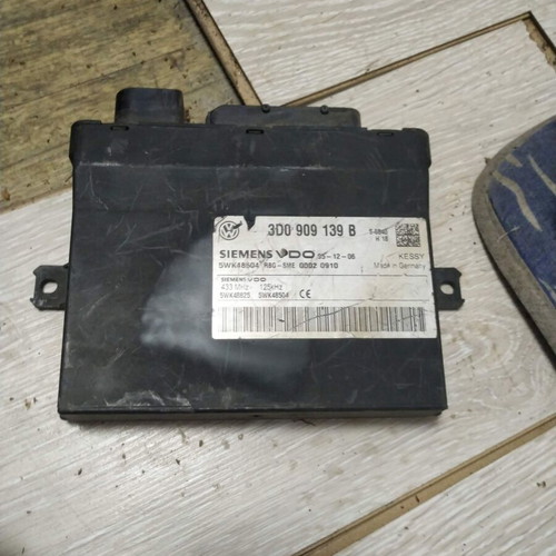 Keyless ignition module 3D0 909 139 B for VW used