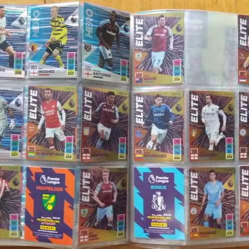 Premier League 2021-2022 Adrenalyn XL album with 445/468 cards like new