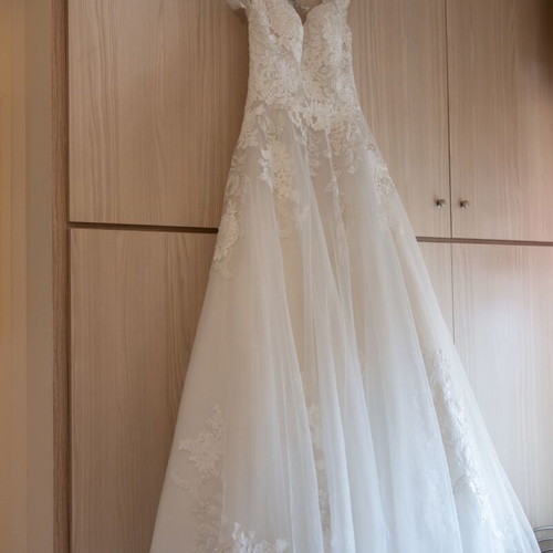 Italian wedding dress with lace and tulle like new, size L