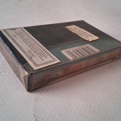 Barry White The Man Is Back! 1989 cassette new, R&B / Soul
