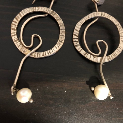 Handmade silver earrings like new with pearl