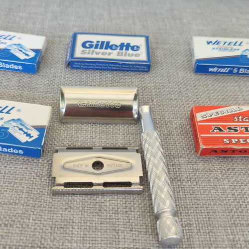 Gillette Tech vintage safety razor made in England with 5 blade packs gift