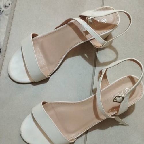 Sandals size 39 white, like new