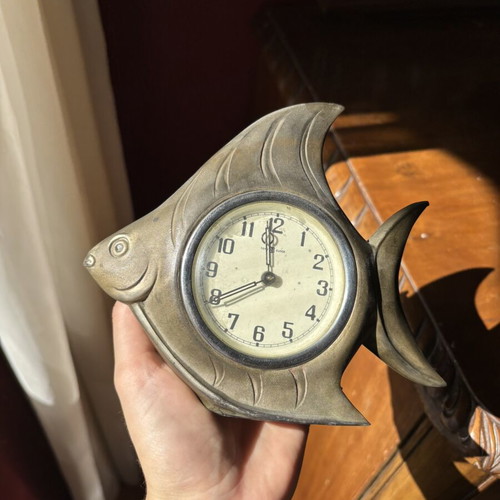 Vintage fish tabletop clock used, metal decorative