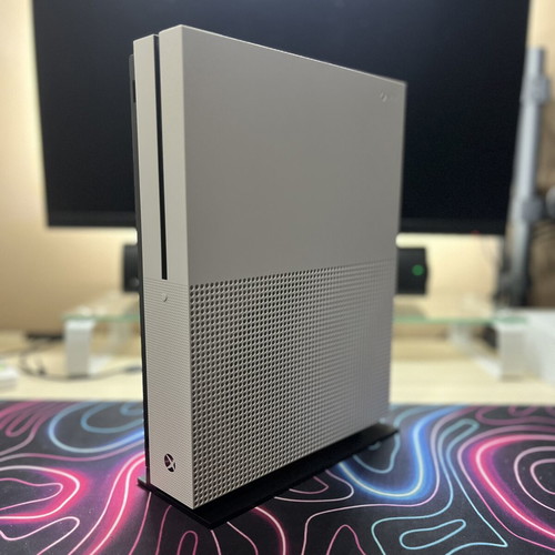 Xbox One S 500GB SSD used, with power cable and vertical stand, no controller