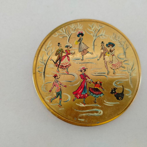 Powder compact used, vintage 60s with broken mirror