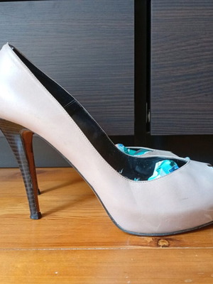 Zara women's beige pumps size 40 used