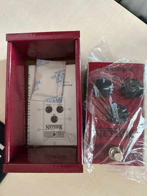 TC Electronic Nether Octaver pedal like new