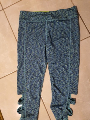Κολάν αθλητικό κάπρι σαν καινούργιο, μπλε και πράσινο, μέγεθος L