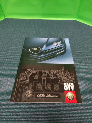 Alfa Romeo GT V official illustrated brochure like new