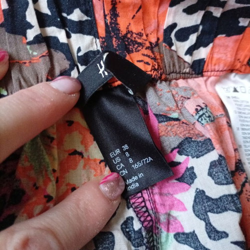 H&M Shorts size 38 like new, multicolor