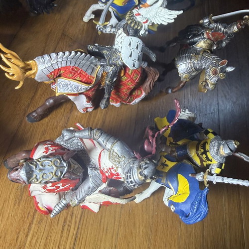 Papo medieval figures and Schleich pack of 21 used