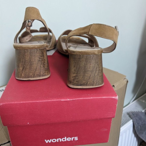 Wonders women's sandals used, leather, Spanish, size 38, beige brown
