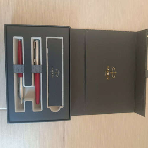 Parker pen set red new with case
