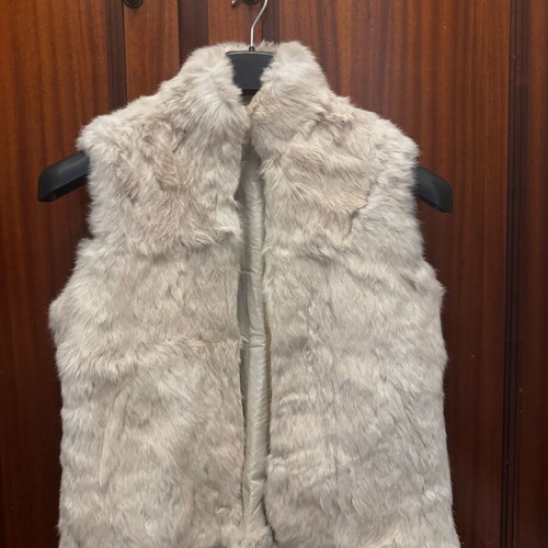 Γιλέκο μπεζ από γνήσια γούνα size small σαν καινούργιο