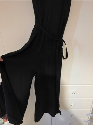 Ολόσωμη φόρμα H&M μαύρη Medium άψογη